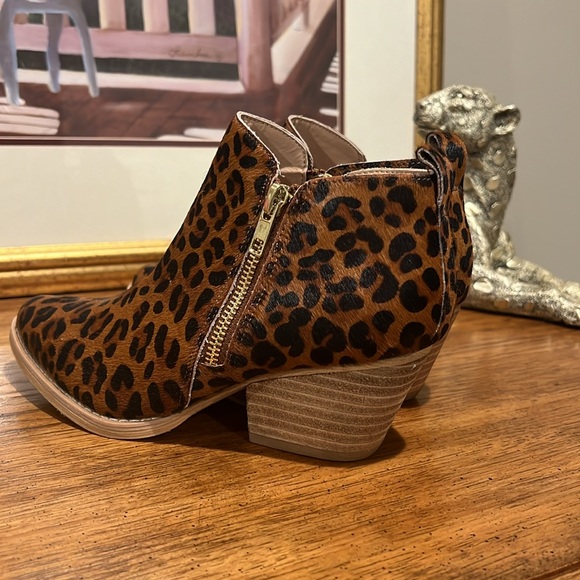 Volatile Western Ankle Booties - Picture 3 of 5